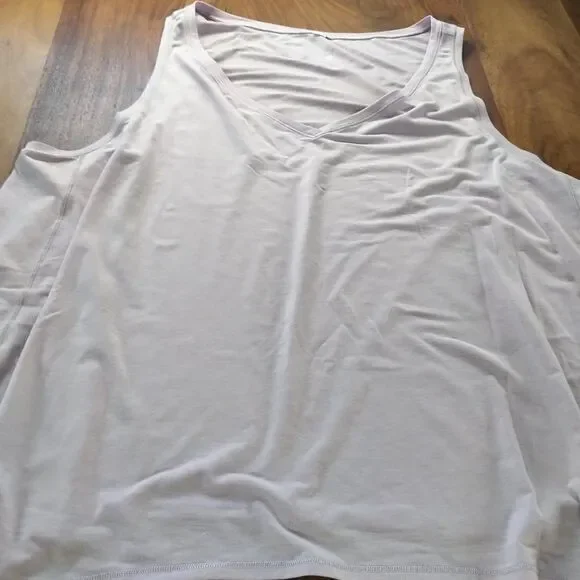 Lululemon Watch Me Flip Tank - Picture 3 of 7